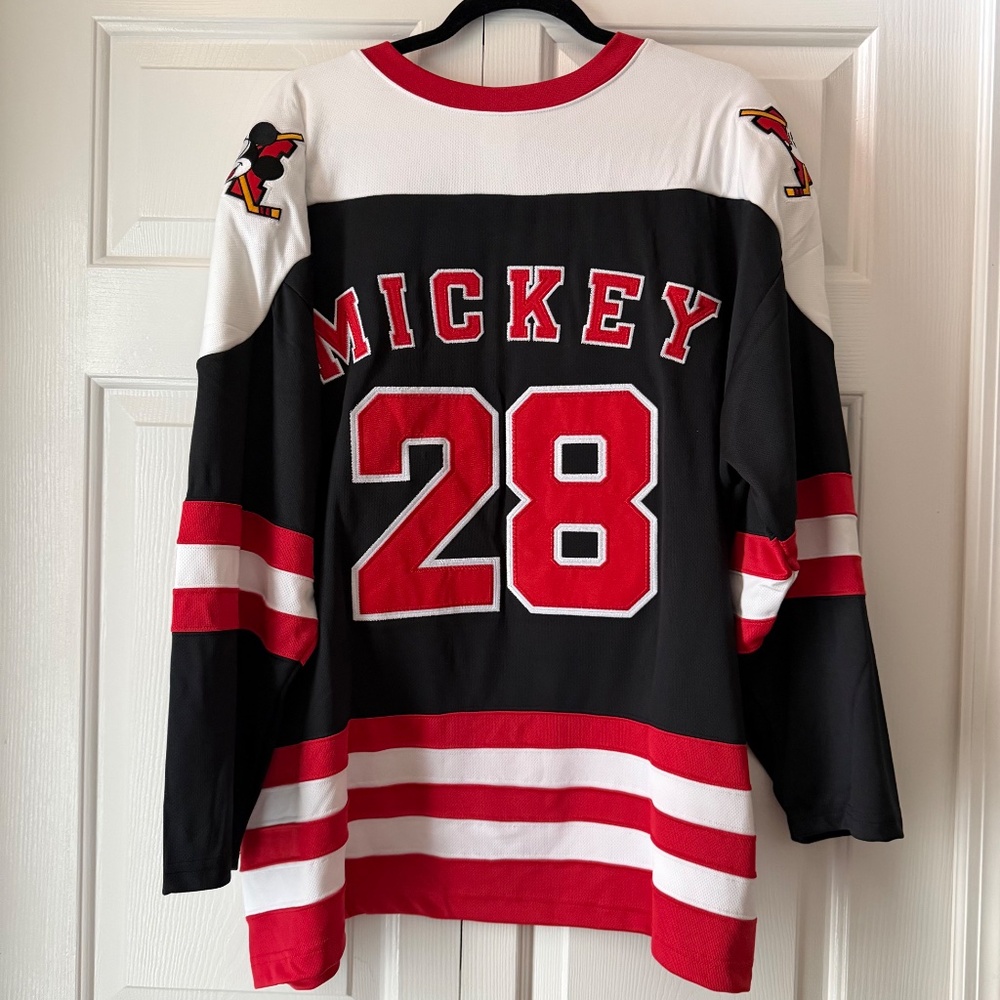 2025 Disney Mickey Mouse 28 Ice Hockey Jersey Adult‎ Size NWT - Picture 4 of 5